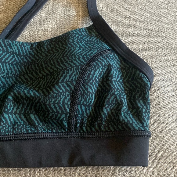 Lululemon Sports Bra Green/Black - Picture 7 of 9